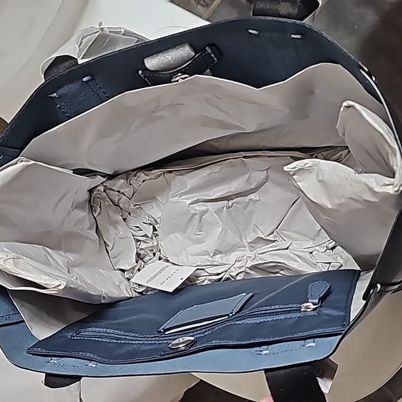 Navy Blue Coach Purse !! NWT! - Picture 4 of 9